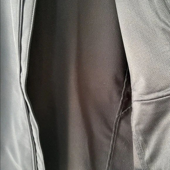 Men’s North Face Black Vest - Picture 4 of 5